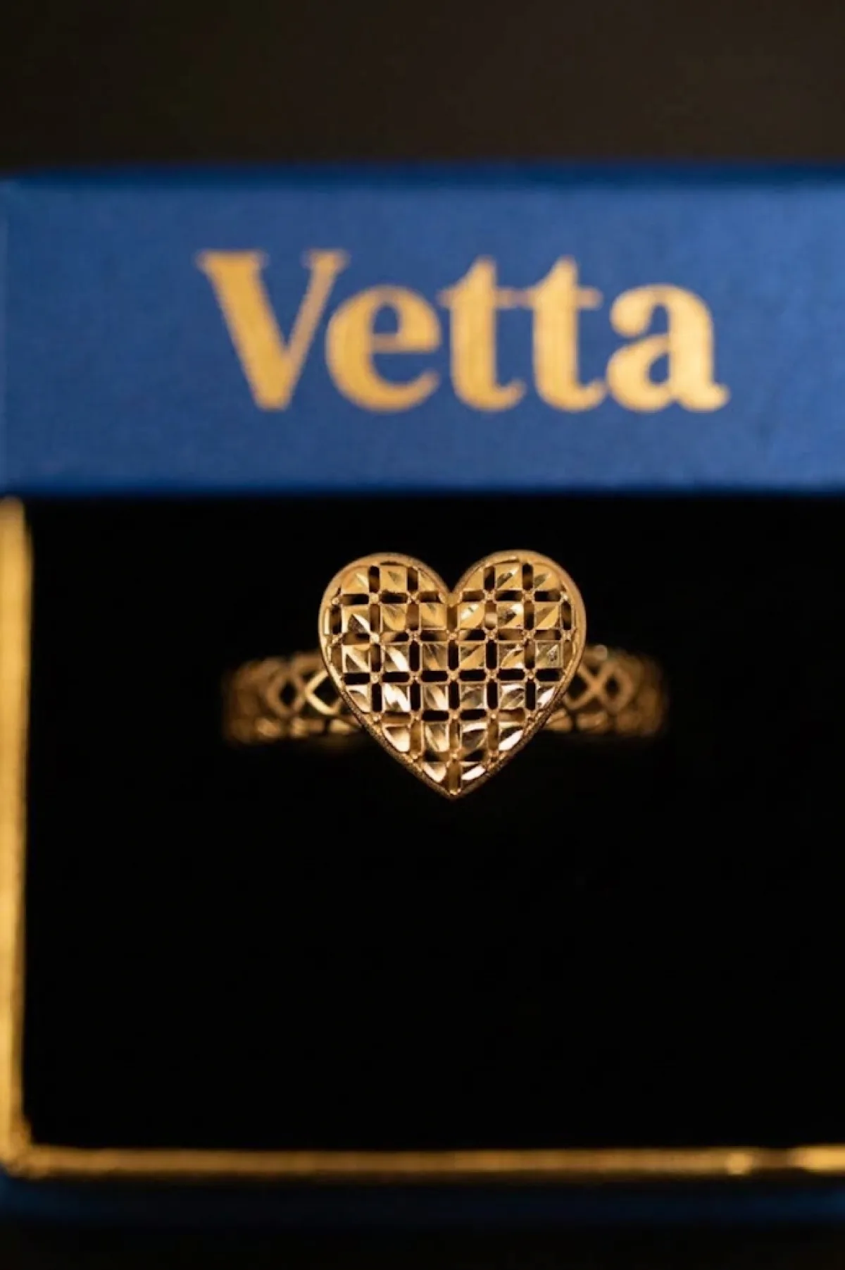 Кольцо женское VETTA HJ592-1, золото 585 пробы, 1.06 г