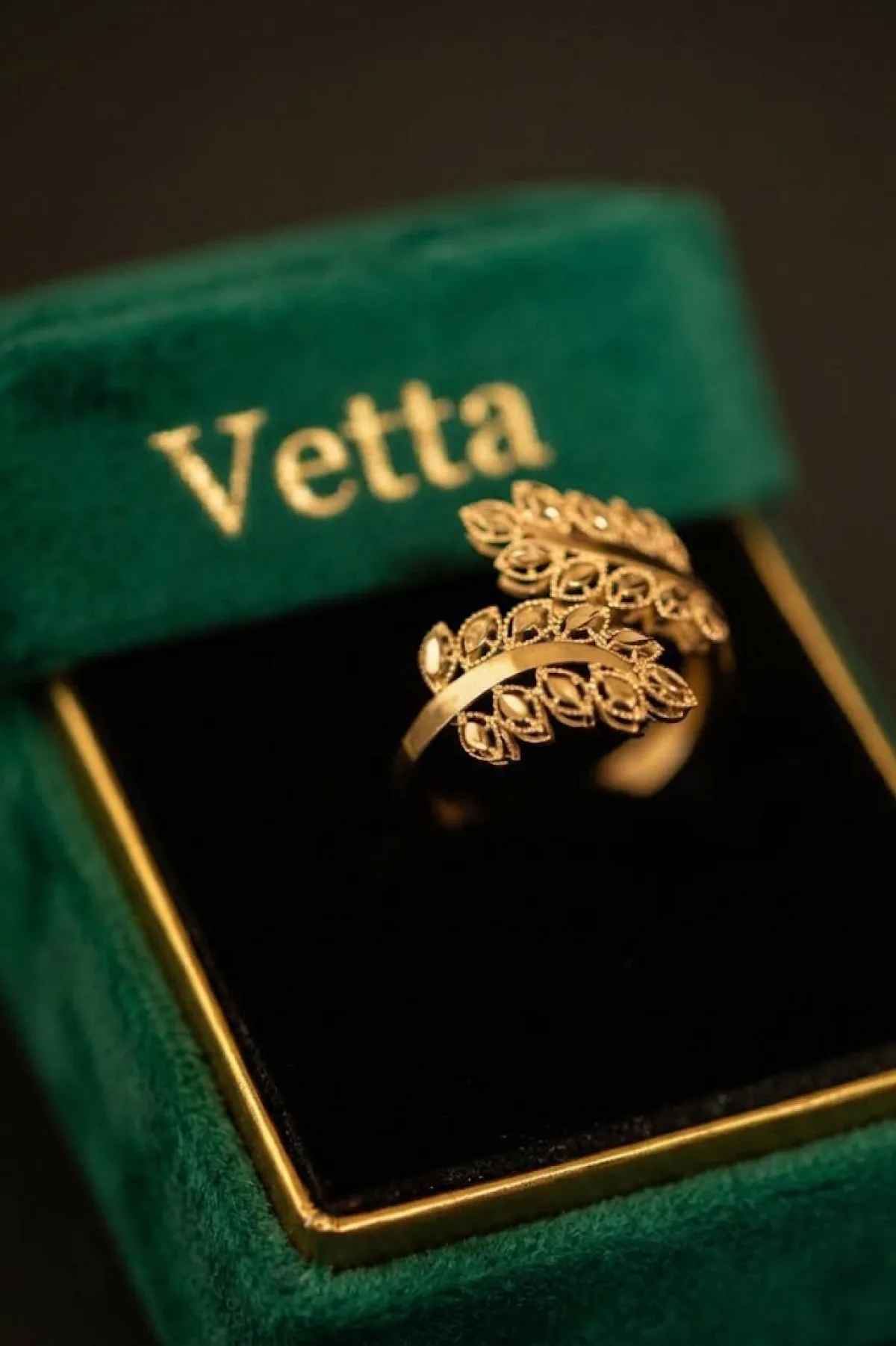 Кольцо женское VETTA HJ605-1, золото 585 пробы, 2.1 г