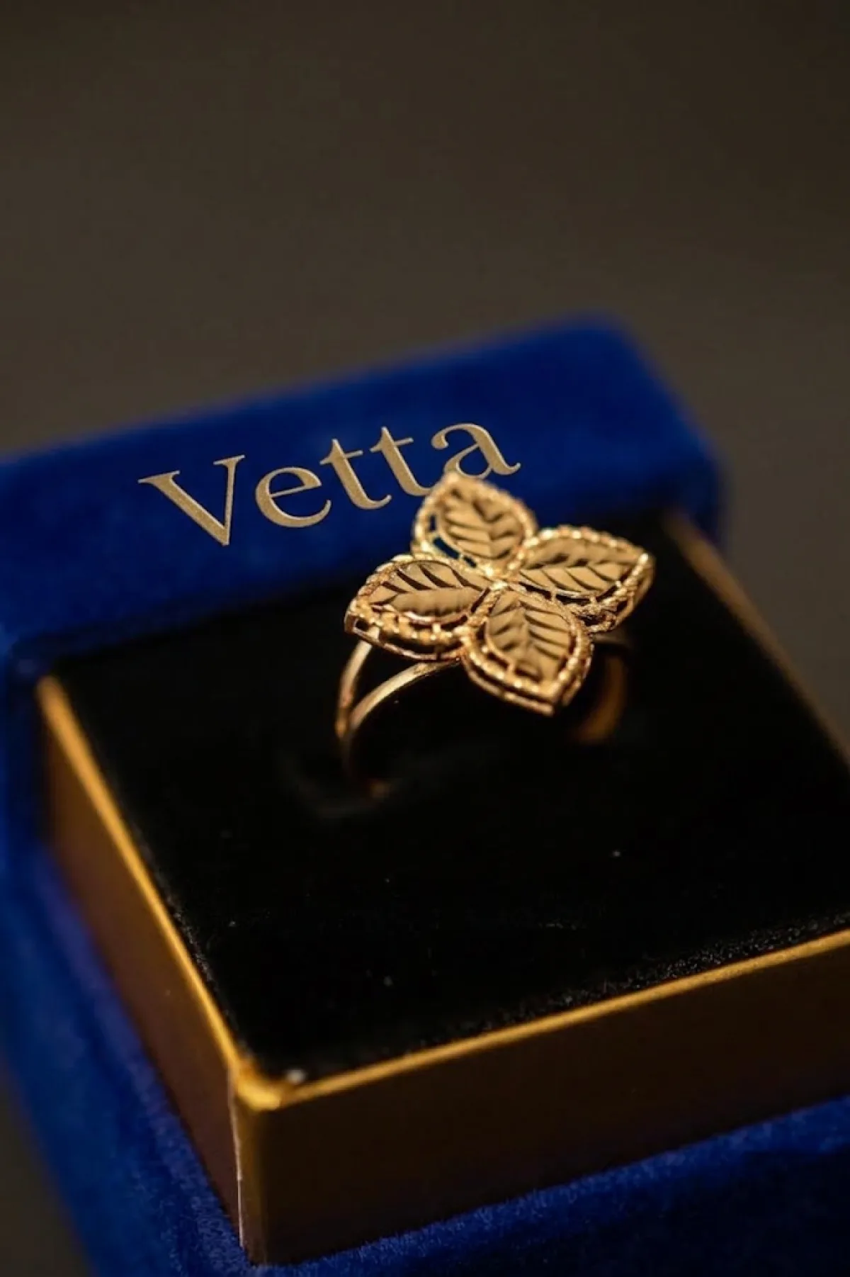 Кольцо женское VETTA HJ608-1, золото 585 пробы, 2.12 г