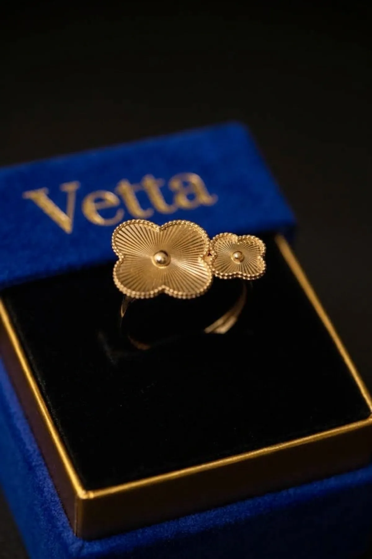 Кольцо женское VETTA HJ614-1, золото 585 пробы, 1.68 г