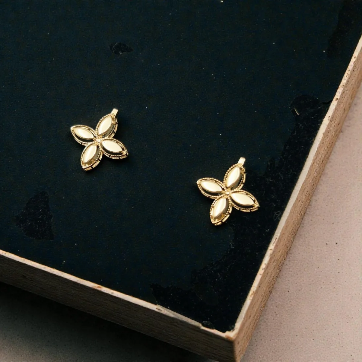 Qadın üçün qızıl sırğa Vetta Jewellery 10152, 585 əyar